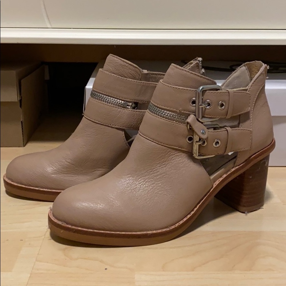 Dolce Vita booties